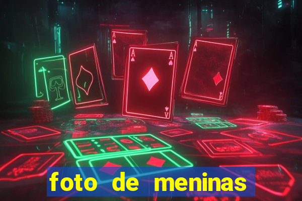 foto de meninas cacheadas no espelho